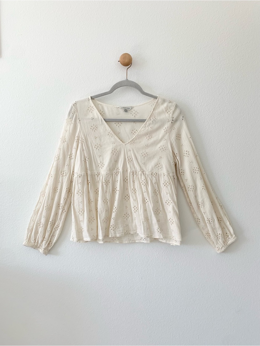 ❤️ 3/30 American Eagle Cream White Eyelet Smock Cuffed Long Sleeve Blouse Top S